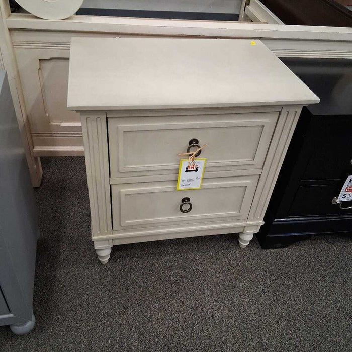 BG Nightstand W/Power