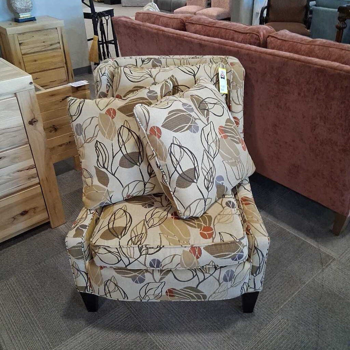 Broyhill Leaf Pattern Chair w/ Pillows