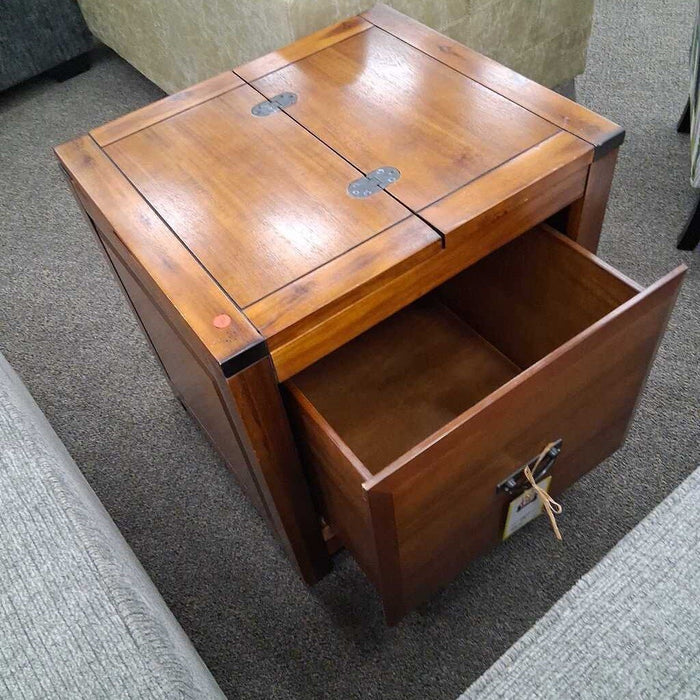 Vintage End Table w/ Flip-top Storage