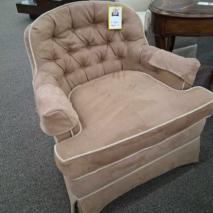 Ennis Vintage Tan Club Chair