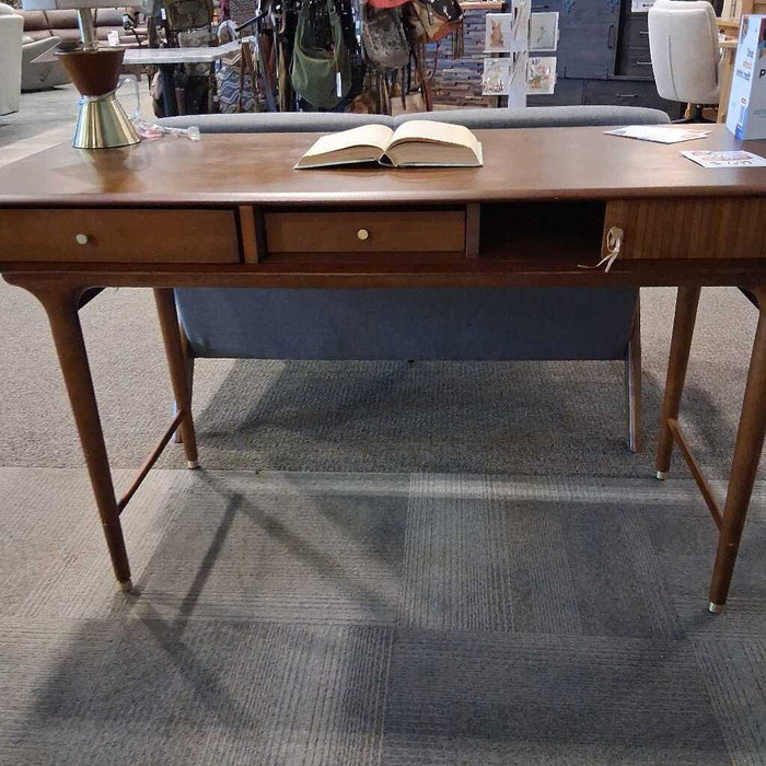 Scan.Des. "Hendrick" MCM Desk