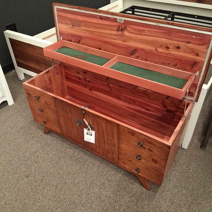 Lane Cedar Chest