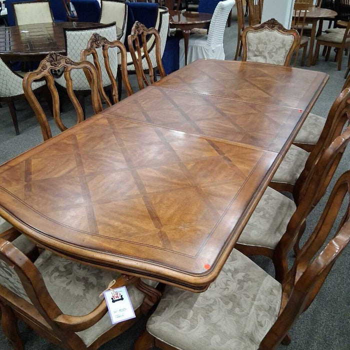 Ethan Allen Table w/ 10Ch & 2L