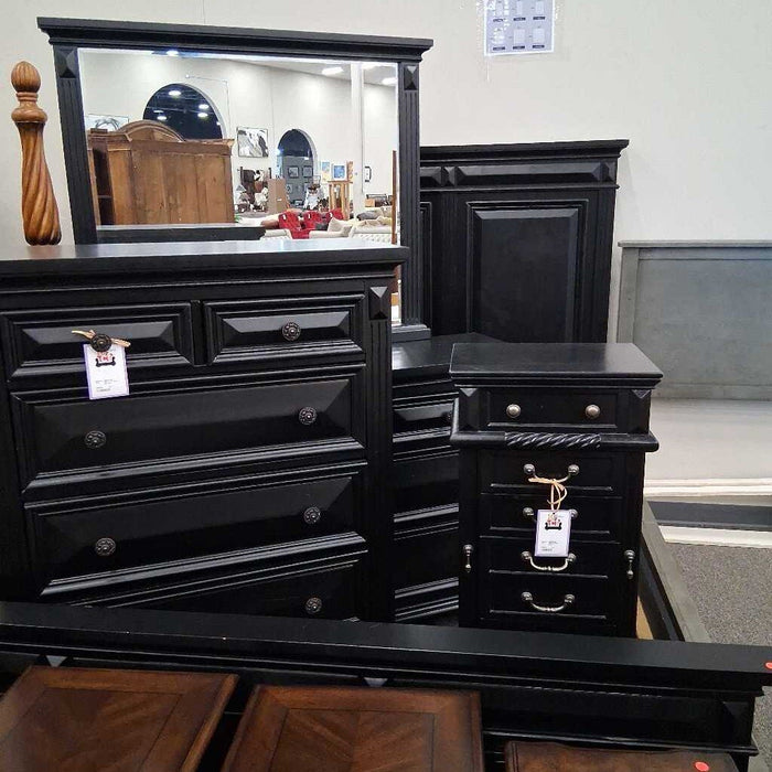 Black 4 Pc Panel Bed Set
