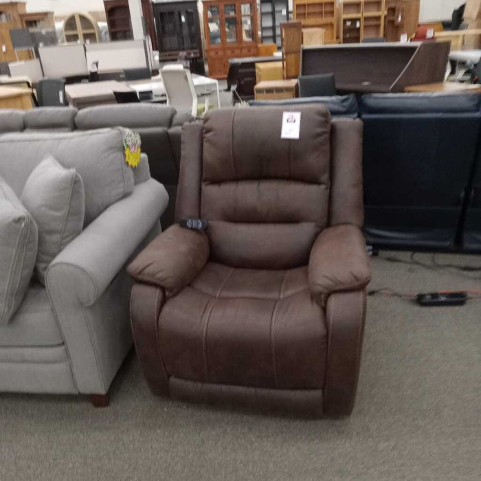 Ashely "Barling" Brown PwhL Lift Recliner