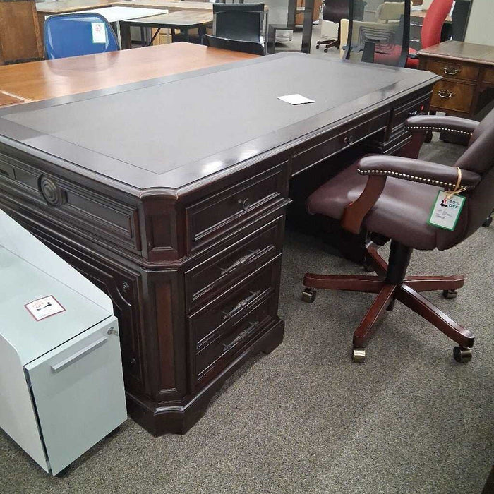Aspenhome "Sheffield" Executive Desk