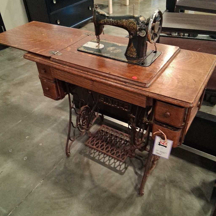 Vintage Singer Sewing Machine