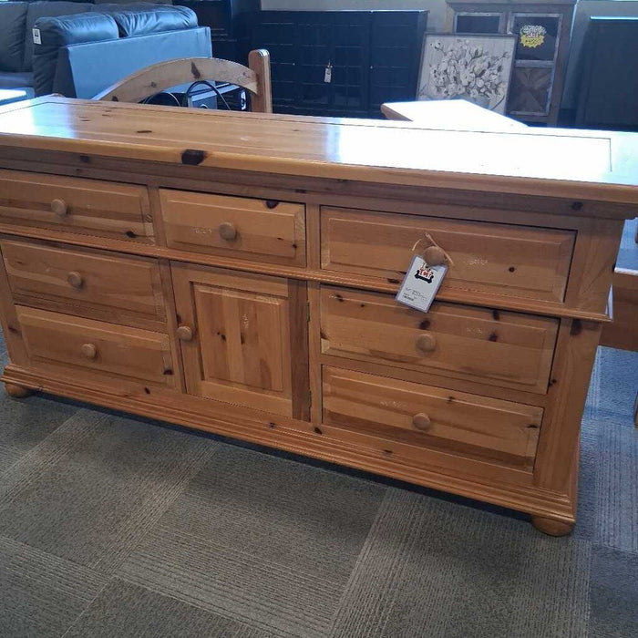 4pc. Pine Queen Bedroom Set