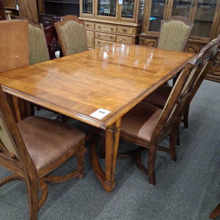 Stanley Table w/ 6 Chairs