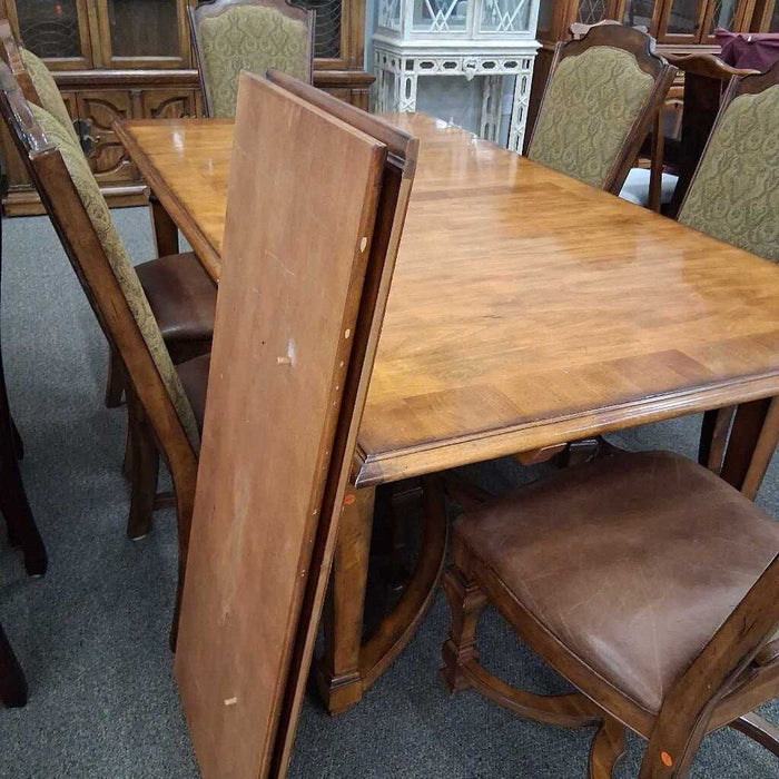 Stanley Table w/ 6 Chairs