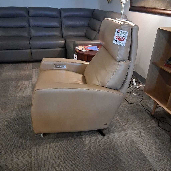 Southern Motion Tan Leather PwhL Recliner