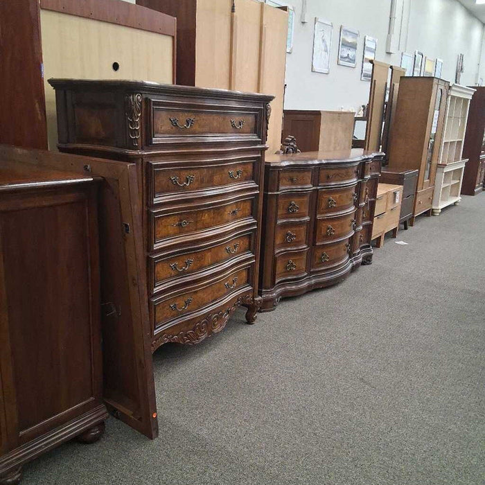 Wood Dresser W/ Mirror