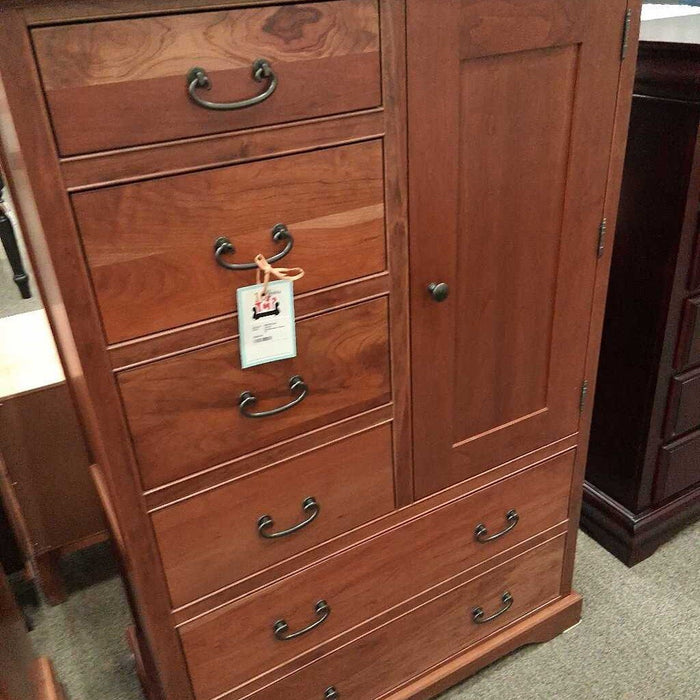 Amish Gentlemans Chest
