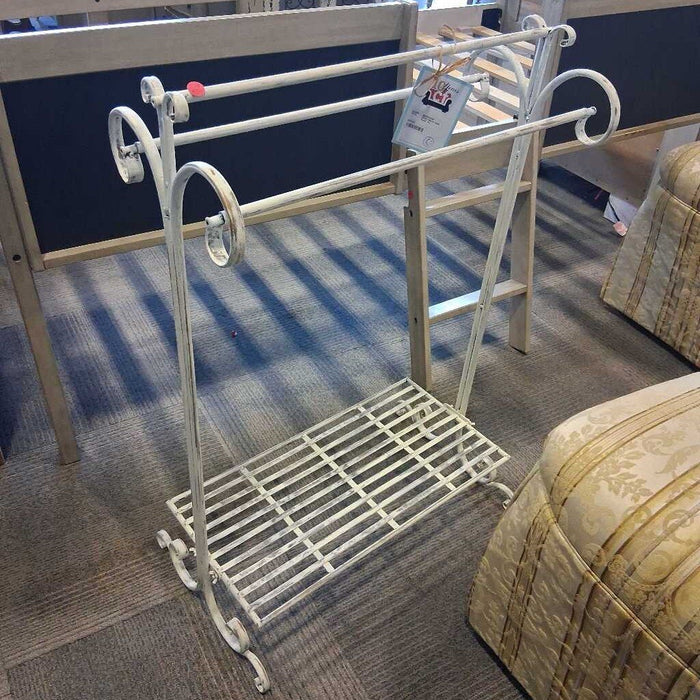 White Metal Quilt Rack
