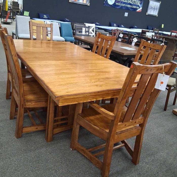 Oak Dining Table W/ 6 Chairs