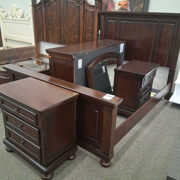 4 Pc. Queen Bedroom Set