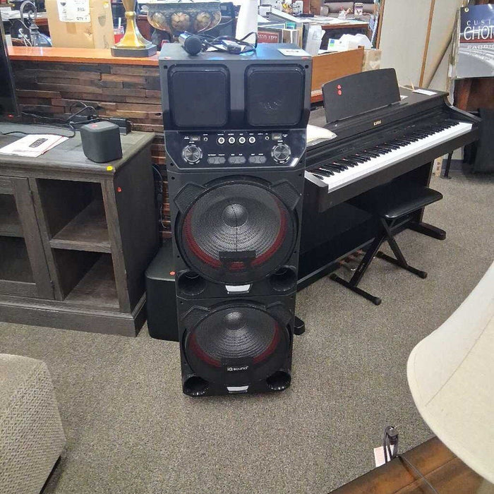IQ Karaoke Machine / Speaker w/ Mic