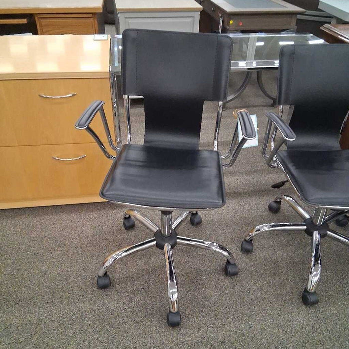 Black & Metal Office Chair