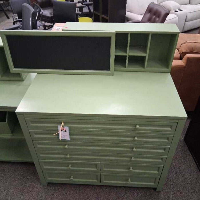 Green 12 Pc Crafting Table w/ Shelves
