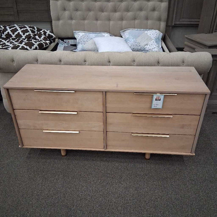 Light Wood 6 Dwr Dresser
