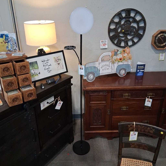 Black Metal Lamp w/ Magnetic Remote