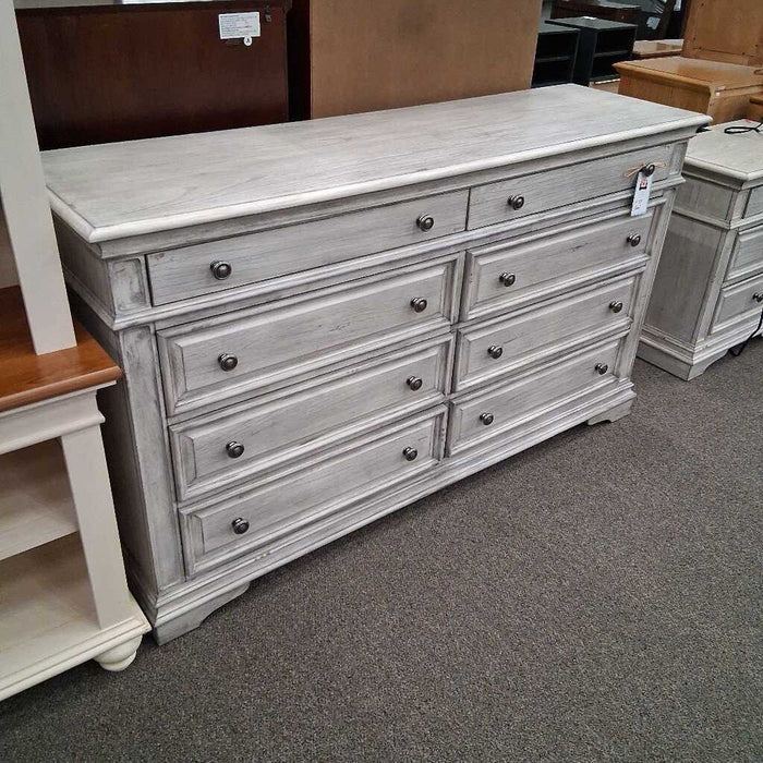Gray 8 Dwr Dresser