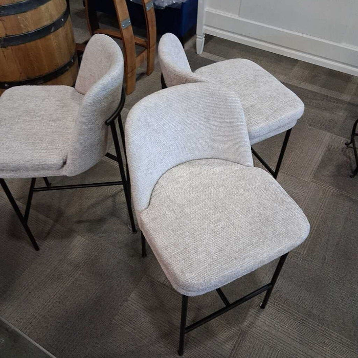Set of 3 Safviah Gray Barstools