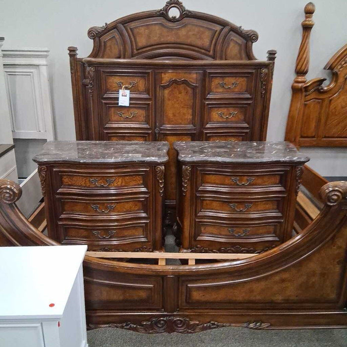 E.K Cal King 4 Piece Bedroom Set