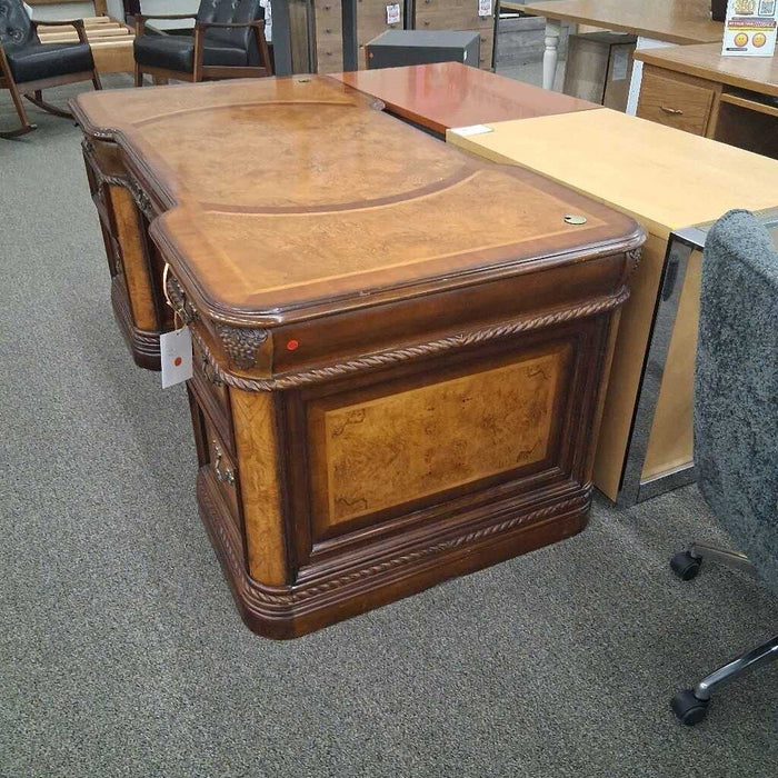 Large Wood Execitive Desk