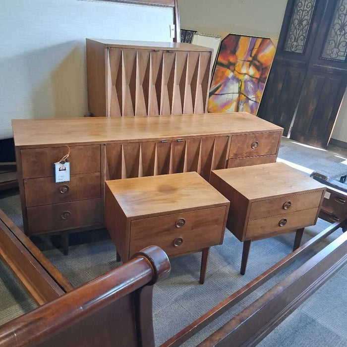 MCM 4/Pc Bedroom Set