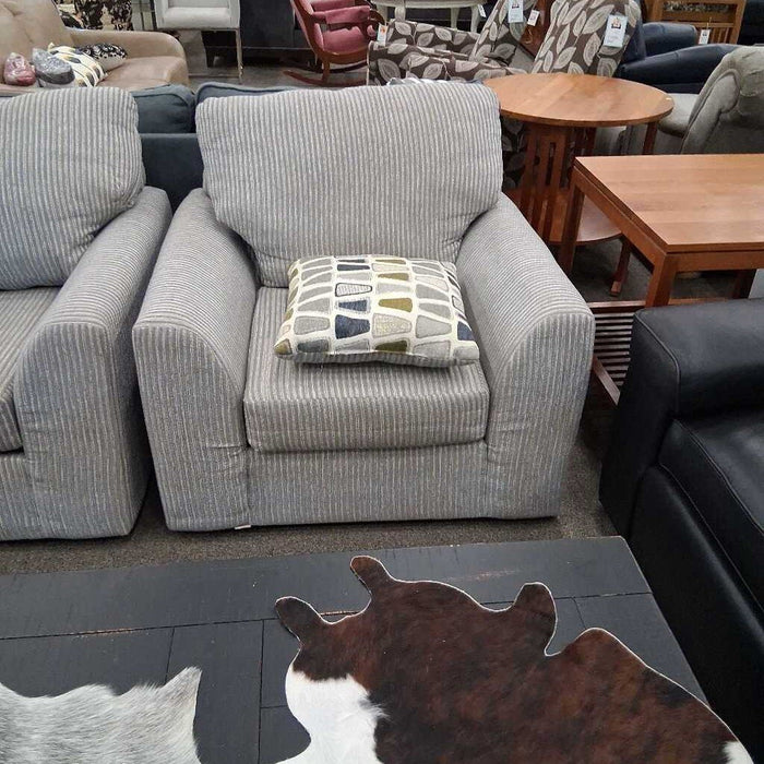 Gray Pattern Accent Chair