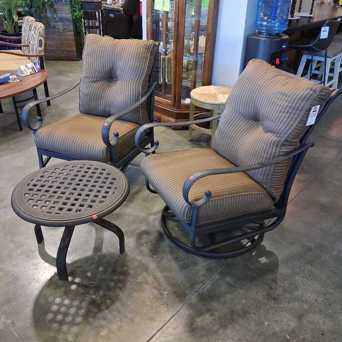Pair of Patio Chairs w/ End Table