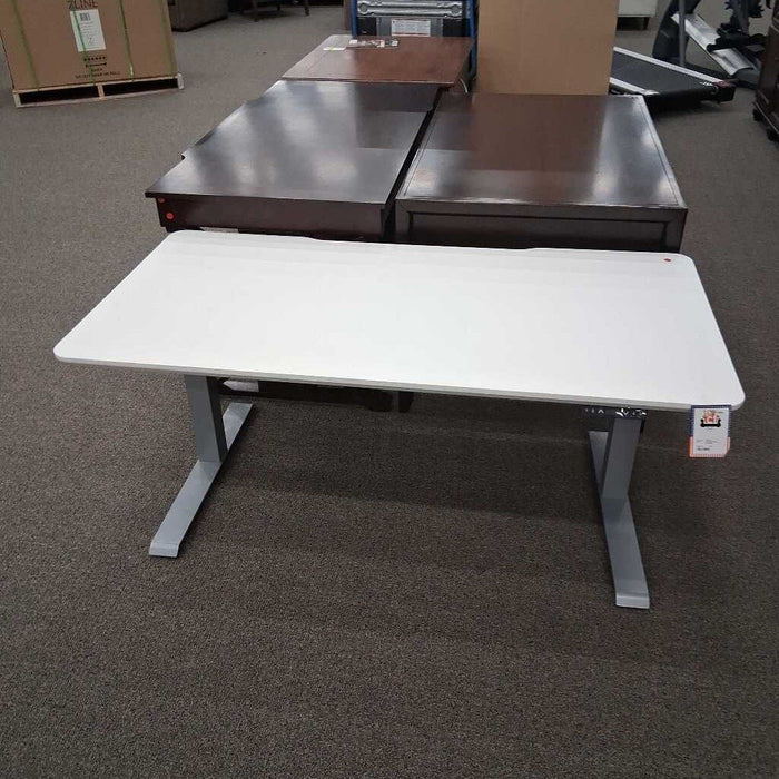 VeriDesk White Adj Desk