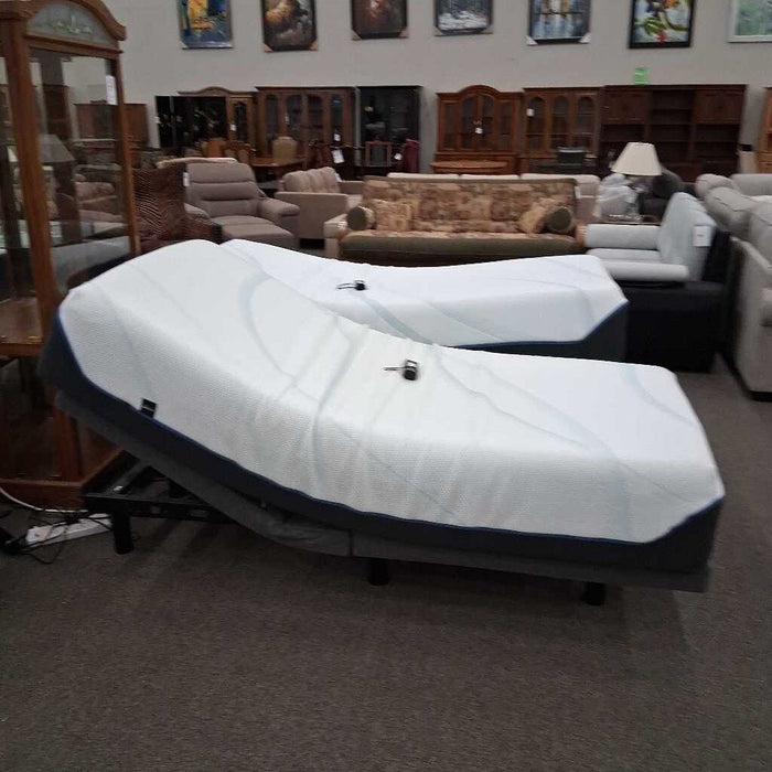 Twin Adj Base w/ Tempurpedic Mattress