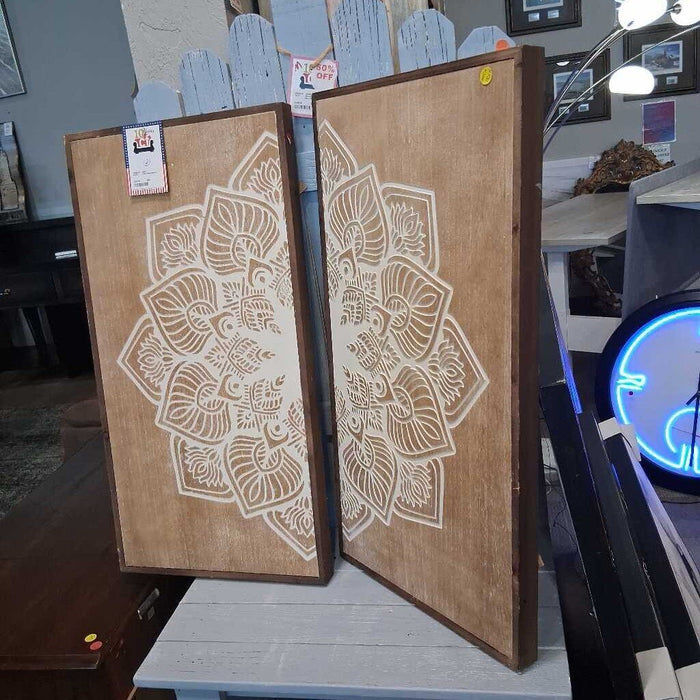 2 Pc Wood Decor