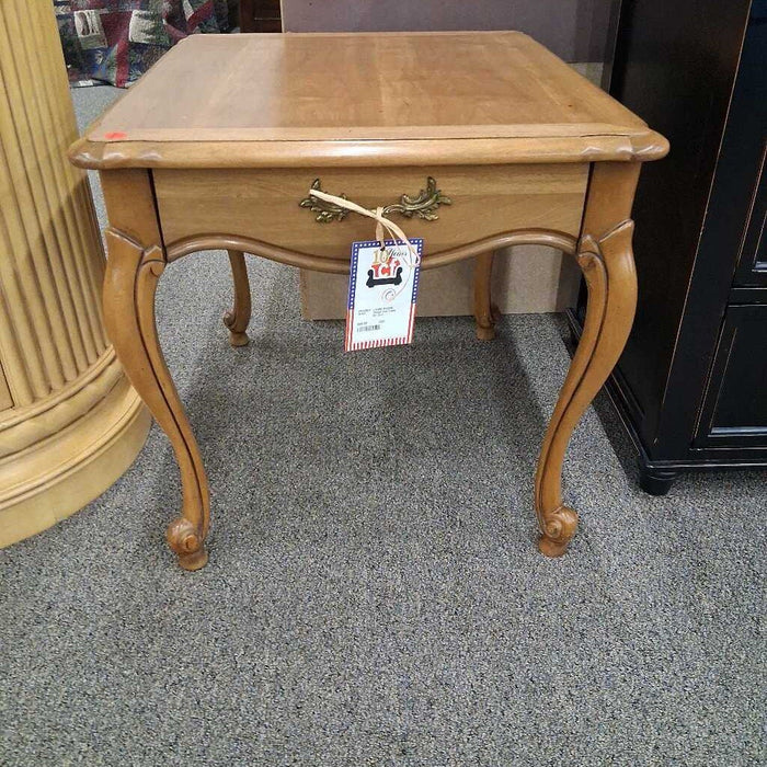 Wood End Table W/ Dwr