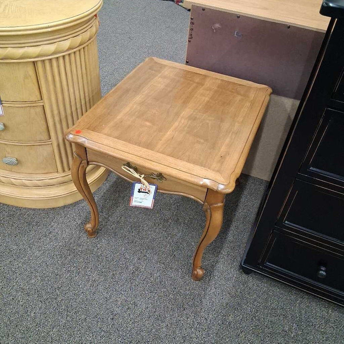Wood End Table W/ Dwr