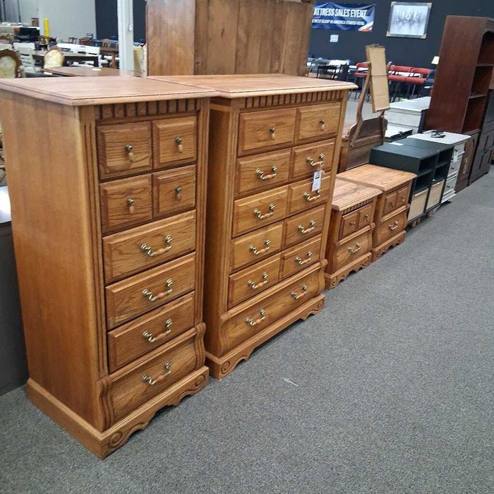 Oakwood Interiors 4 Pc Red Oak Bedroom Set