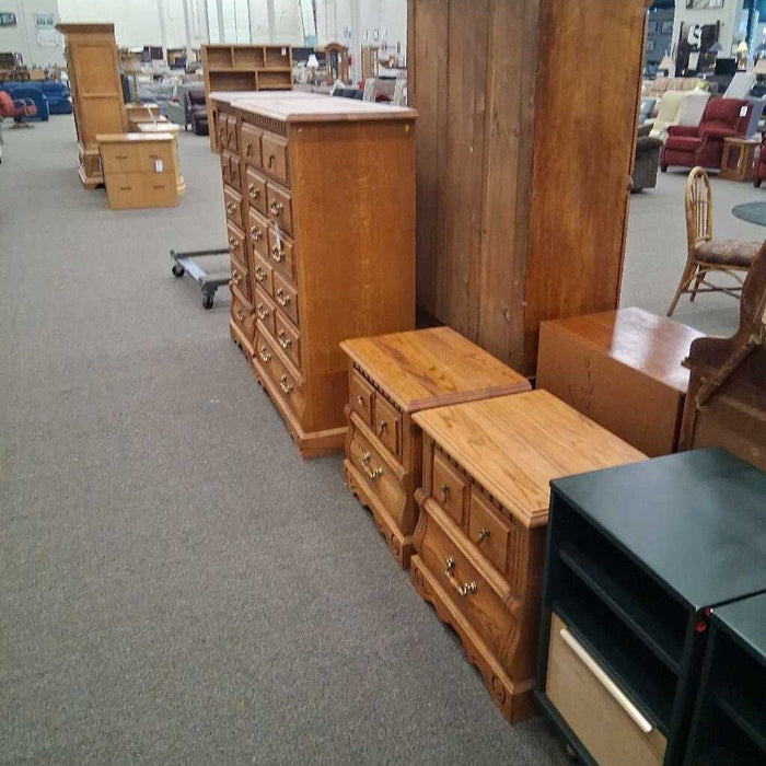 Oakwood Interiors 4 Pc Red Oak Bedroom Set