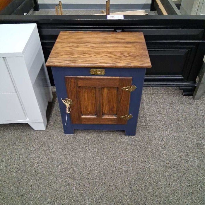 Painted White Clad Oak Icebox