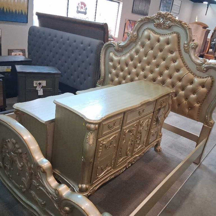 Acme Metallic E.K 4 Piece Bedroom Set