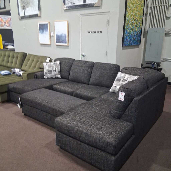 A PC73404S2 Lentiz 2 Pc Sectional w/Chaise