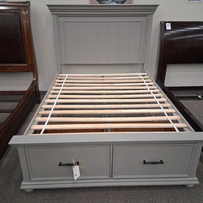 4 Pc Queen Panel Bed Set