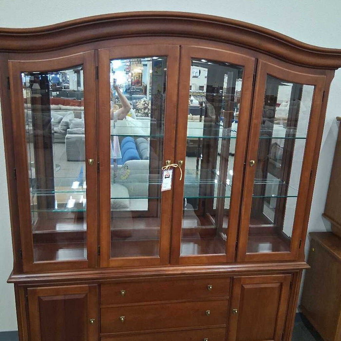 Thomasville 2 Peice Hutch