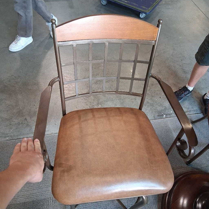 Stickley Pub Table w/ 3 Stools