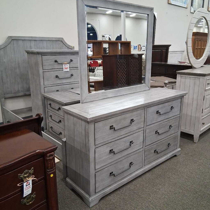 Gray Queen 6 Pc Bedroom Set
