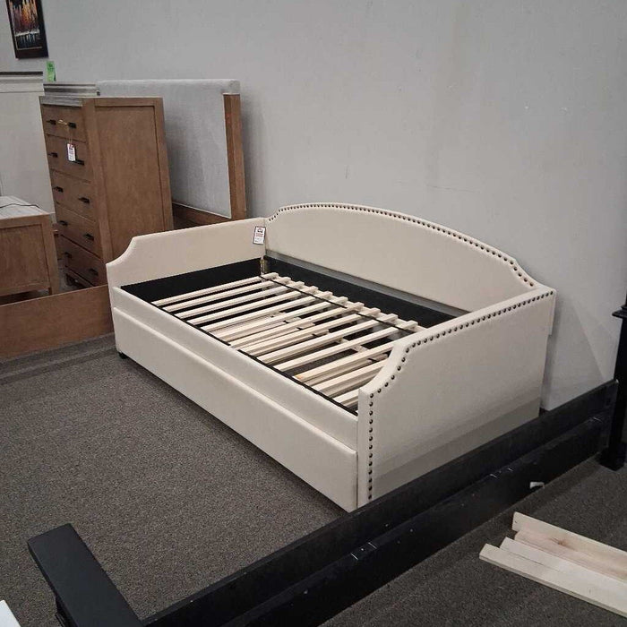 Beige Twin Daybed w/ Trundle