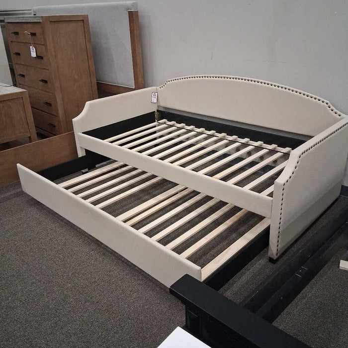 Beige Twin Daybed w/ Trundle