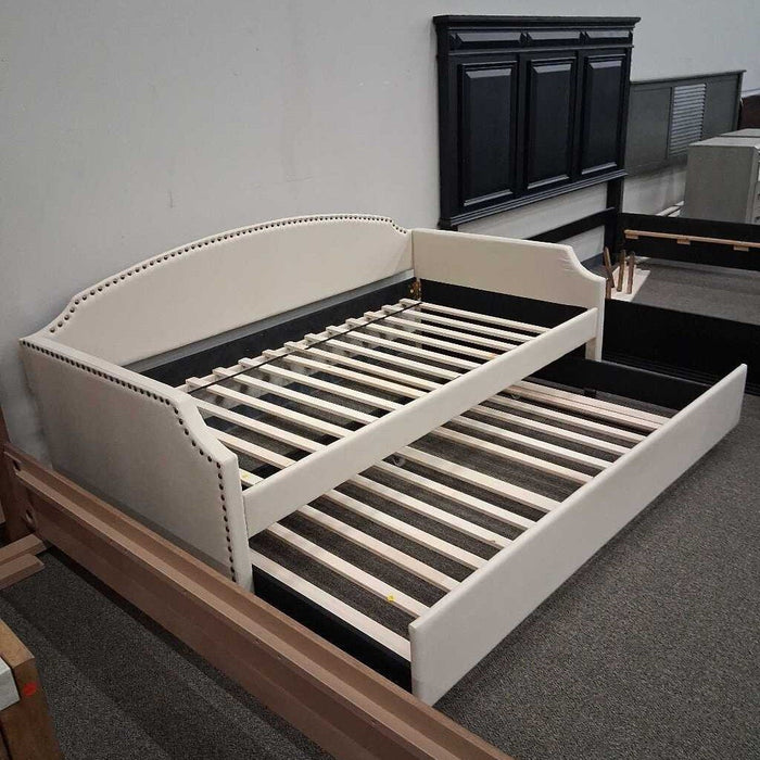 Beige Twin Daybed w/ Trundle