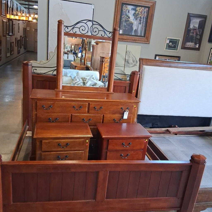 E.K 5 Pc Cherry Bedroom Set
